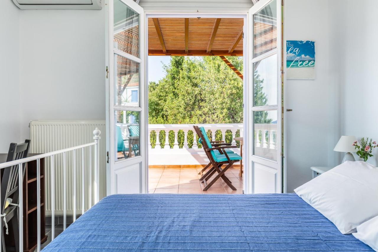 Villa Rodia With Swimming Pool On Island